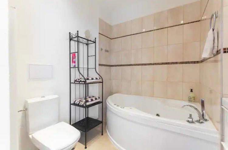 Lenka'S Cozy Red Studio + Lenka'S Cozy Gold Apartment Prag Exterior foto